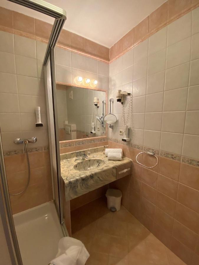Hotel Dienstl Gut Launsdorf Exteriör bild